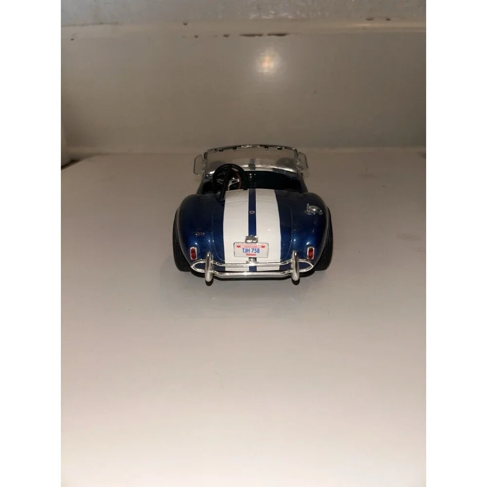 1:18 ERTL American Muscle 1965 Shelby Cobra 427 S/C
